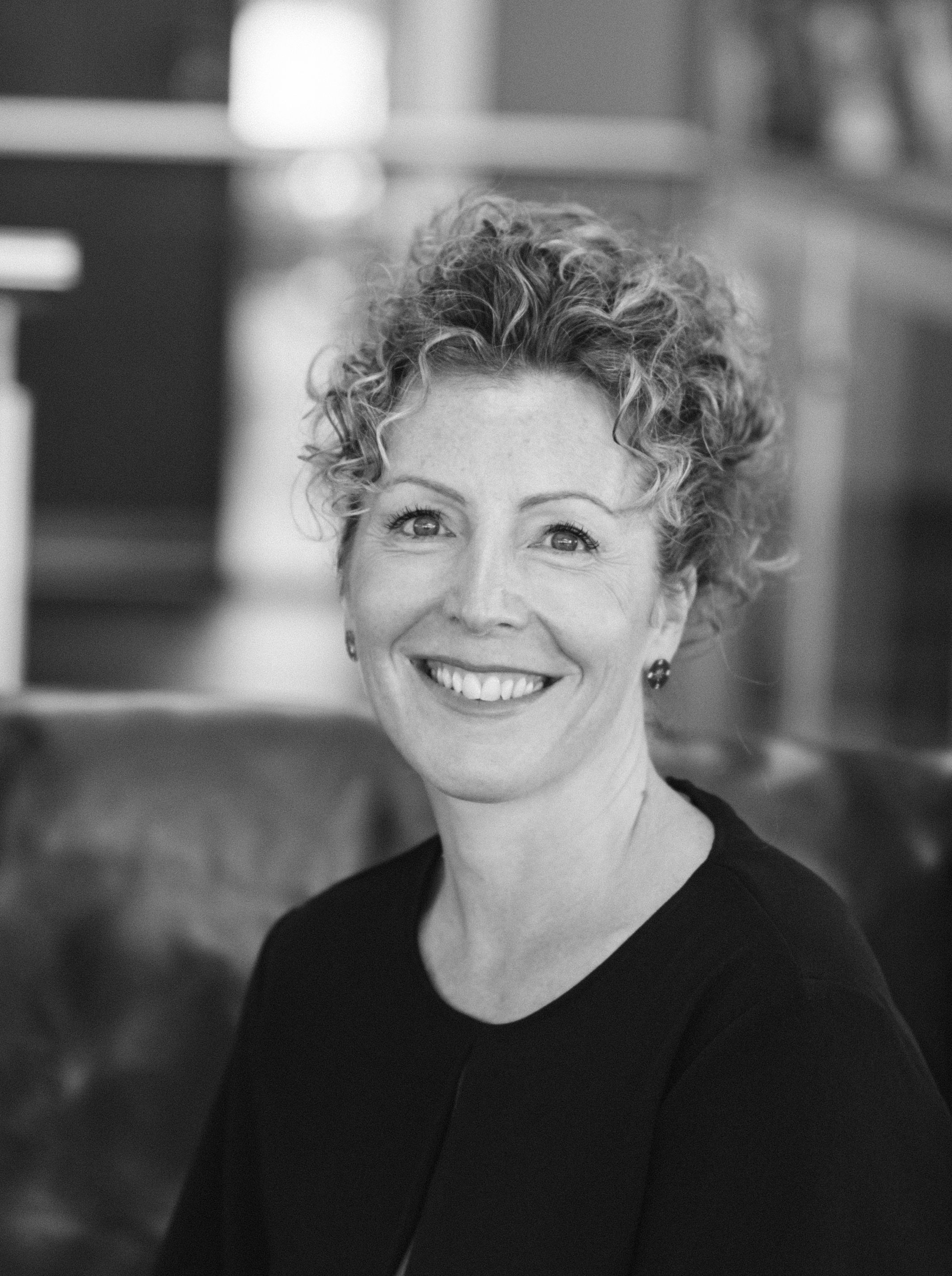 Emma J Bell headshot